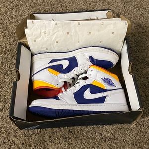 Retro one mid white deep royal blue size 8